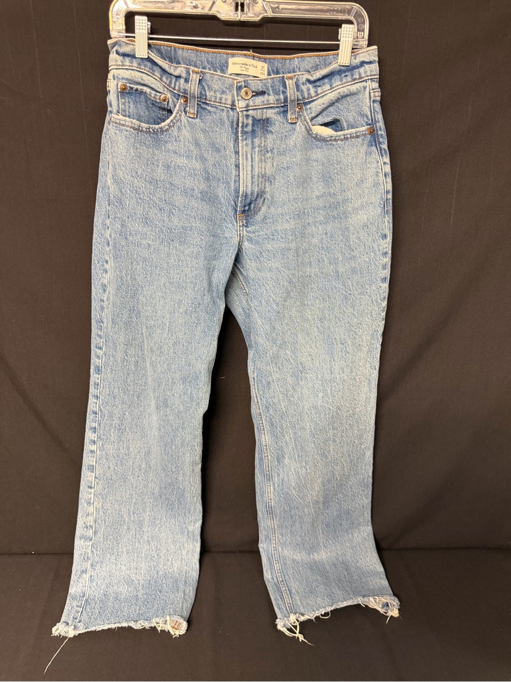 Abercrombie Curve Love Baggy Low Rise Jeans 27 Regular Light Wash Raw Hem